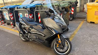Yamaha Tmax tech Max 15 giorni 350Km