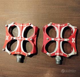 pedali Xpedo HURTLE CURVE rossi