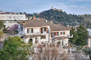 Villa di 240 m² con 5 locali a Penne