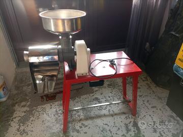 Macchina elettrica per passata di pomodoro 