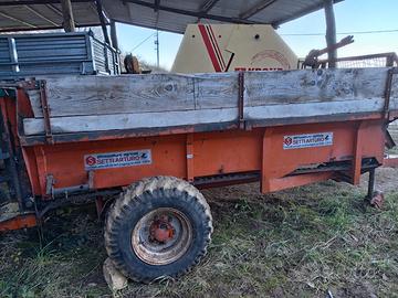 rimorchio spandiletame  per trattore 