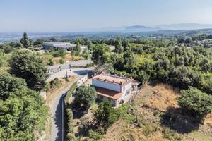 VILLA SINGOLA A CAMPAGNANO DI ROMA