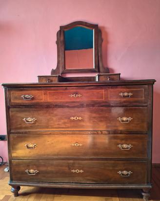 Cassettone e specchiera