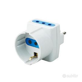 Adattatore da spina 10A a 3 prese 10A