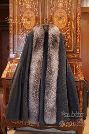 Mantella con pelliccia