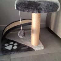 Tiragraffi con cuccetta e giochino