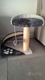 Tiragraffi con cuccetta e giochino