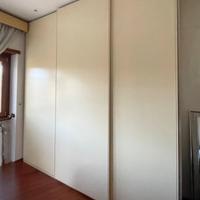 Armadio ad ante scorrevoli