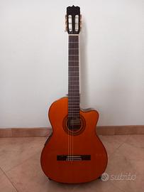 Chitarra classica elettrificabile