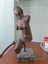 Scultura in bronzo firmata Vancelli