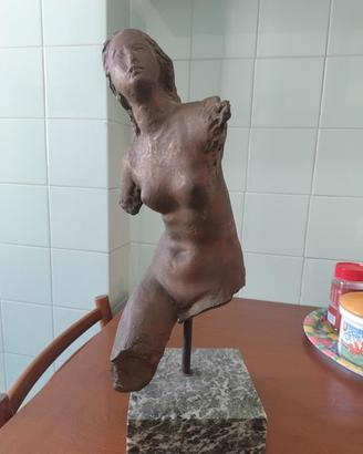 Scultura in bronzo firmata Vancelli