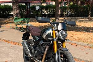 Triumph Scrambler 400 x