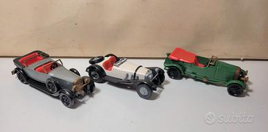 MODELLI AUTO VINTAGE  in plastica 29 pezzi RARITA'