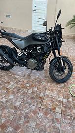 Husqvarna Svartpilen 401