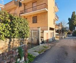 Cave, buono stato assolato e panoramico