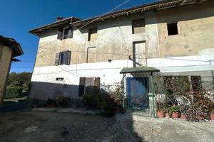 CASA SEMINDIPENDENTE A ALFIANO NATTA