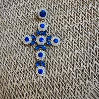 Orecchino gioiello a croce