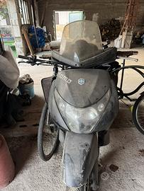 Beverly S 250