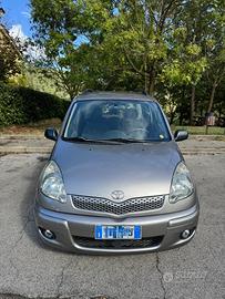 Toyota Yaris Verso sole/luna