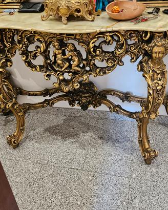 mobile antico in legno