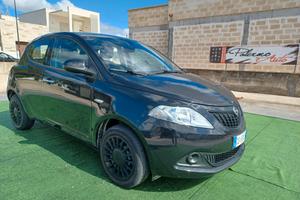Lancia Ypsilon 1.0 FireFly 5 porte S&S Hybrid Albe