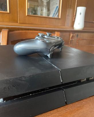 Playstation 4 - nuovissima e poco usata