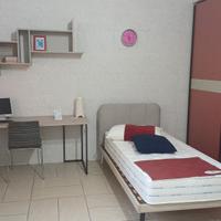Cameretta, divano, mobili vari