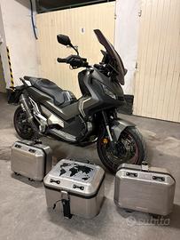 Honda X-adv 750 desert track