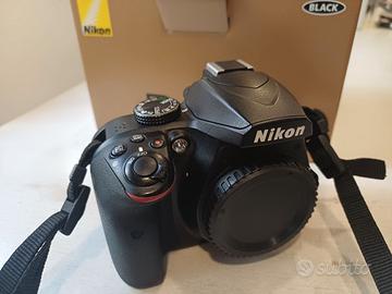 Nikon D 3400 con due obiettivi ed accessori