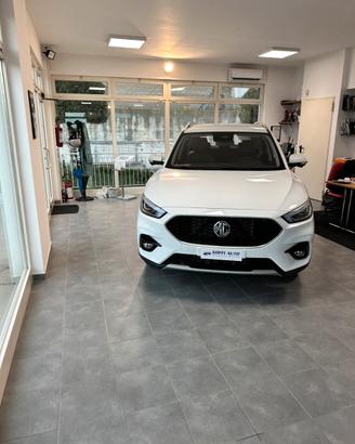 Mg zs luxsury