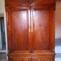 Armadio in noce massello 