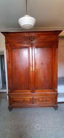 Armadio in noce massello 