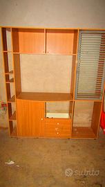 Parete attrezzata in legno