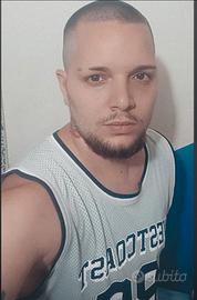 Tutto fare aiutante in tutto che sia manuale