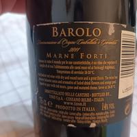 Bottiglie di vino datate