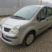 RENAULT Modus 1.2 16V Dynamique GPL