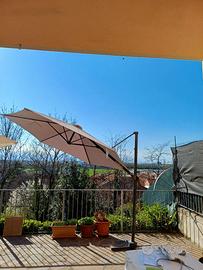 Ombrellone da giardino.