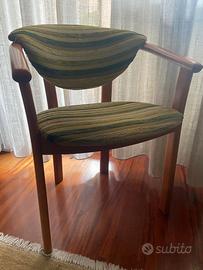 Poltroncina in legno ciliegio