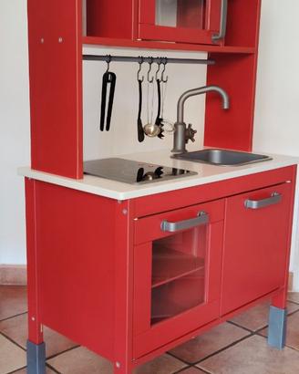 Cucina Ikea bambini rossa