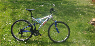 Mountain bike bi-ammortizzata