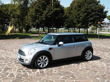 Mini Cooper D 1.6 Tdi Neopatentati 2011