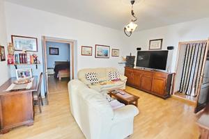 Appartamento con Ingr. Indip. 3 camere U/946