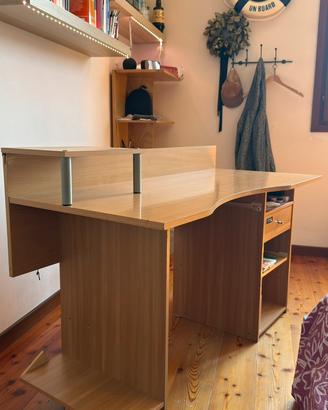Scrivania grande con cassetto e rialzo monitor