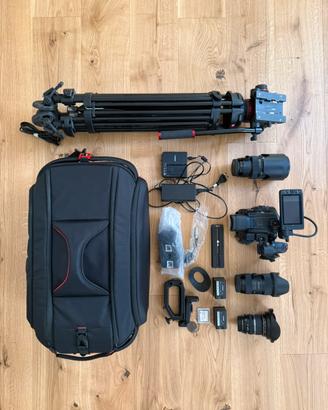 Canon EOS C200 - 50 h + Obiettivi, Treppiede, ecc.