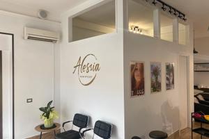 Cabina Estetica e Postazione Ricostruzione Unghie
