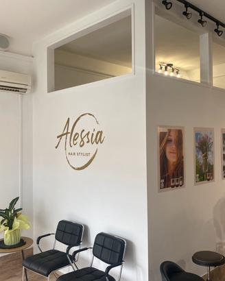 Cabina Estetica e Postazione Ricostruzione Unghie