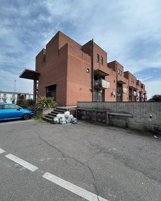 Immobile in asta di 187 m² con più di 5 locali a R