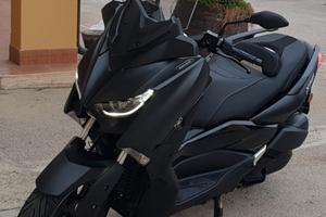 YAMAHA X MAX IRON MAX