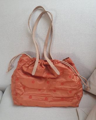 Borsa arancione.