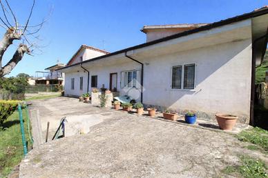 CASA INDIPENDENTE A LUZZI